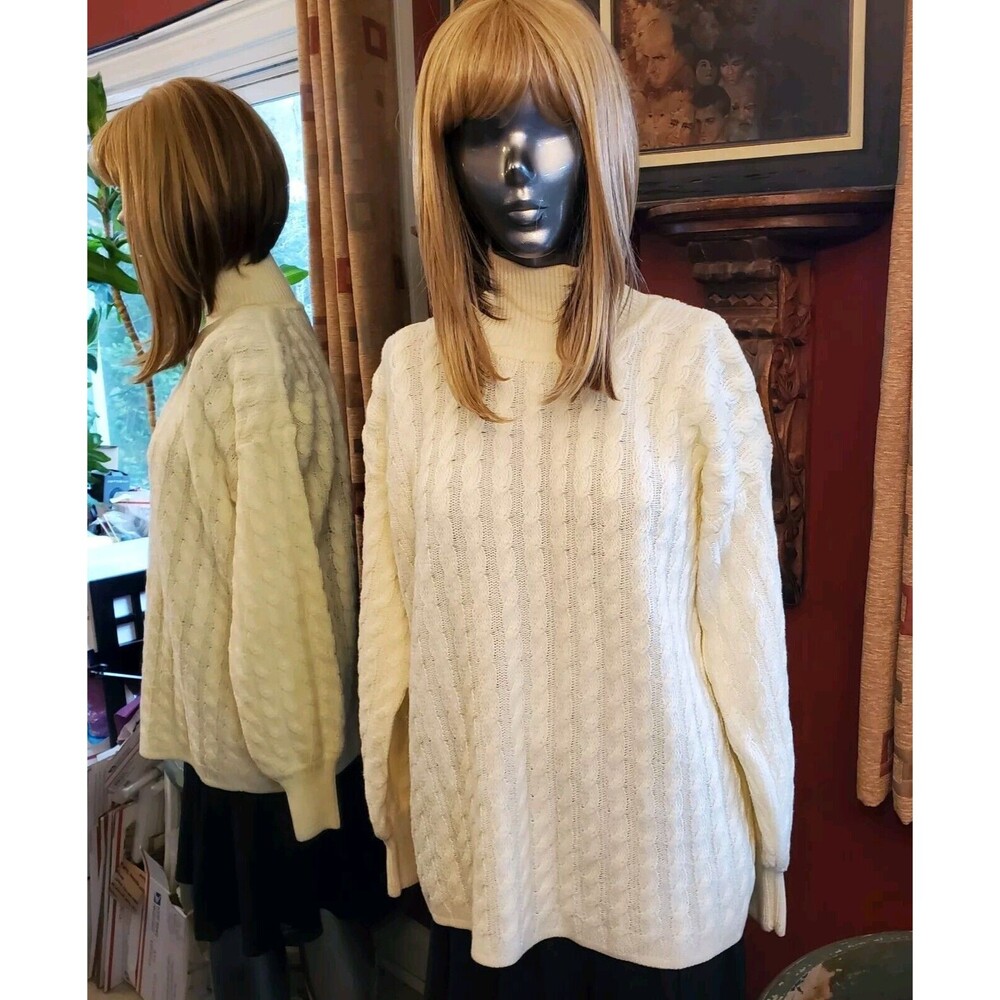 Vintage Womens M Cableknit Cream Turtleneck Sweater‎ Chic Minimalist Cottagecore